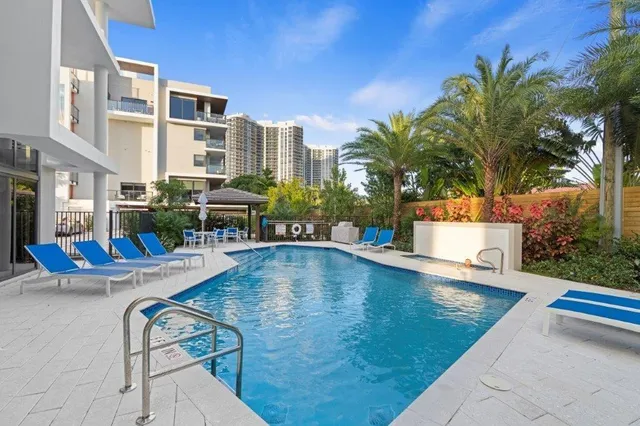 $10,500 | 3040 North Ocean Boulevard, Unit N106, Fort Lauderdale, FL 33308