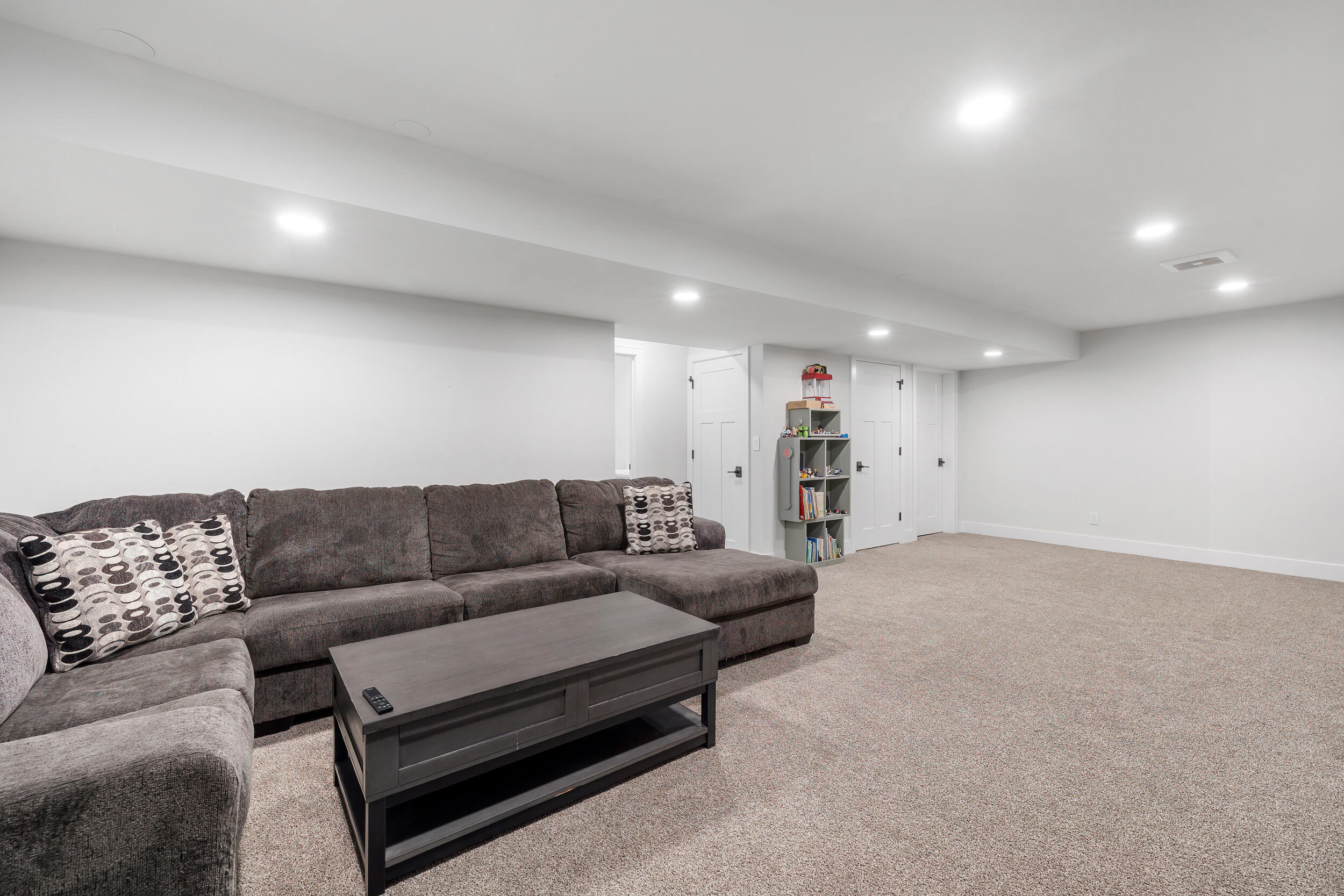 3318 Limerick Lane Sheboygan, WI 53083 - Photo 29 of 54 LL Family Room