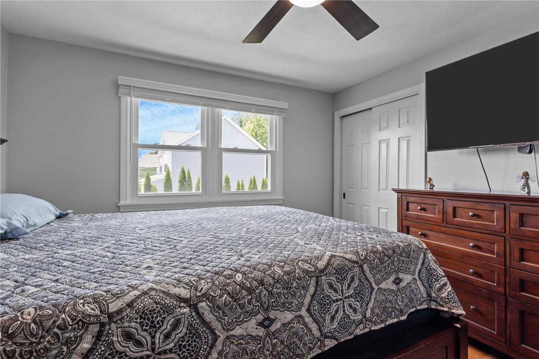 38 Bateman Avenue Cranston, RI 02920 - Photo 19 of 41