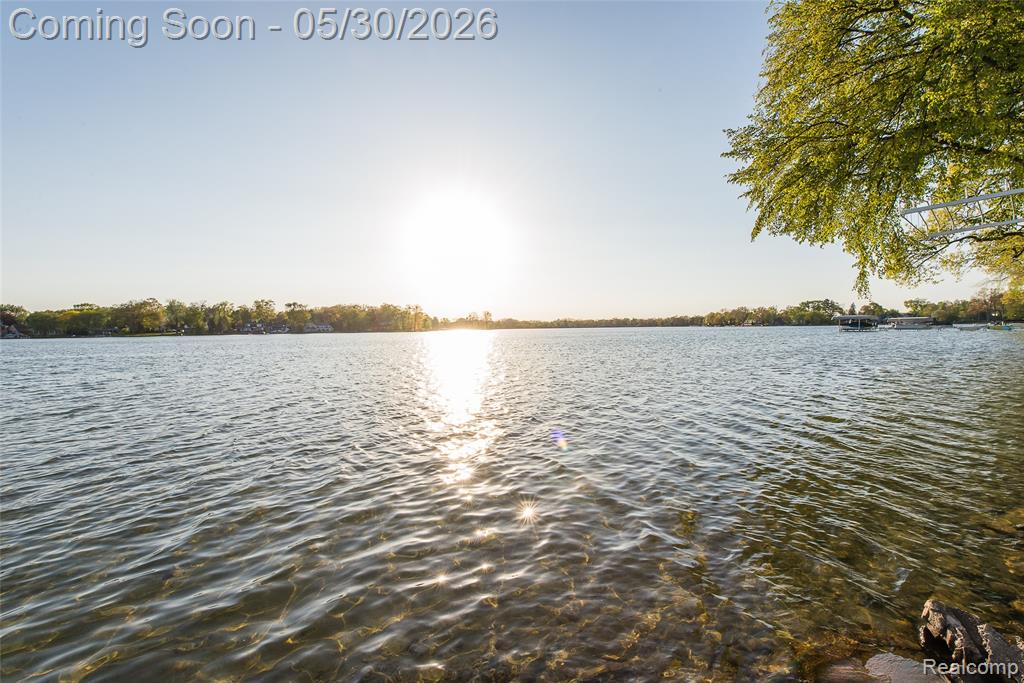 1946 Union Lake Road Commerce Township, MI 48382 - Photo 27 of 44