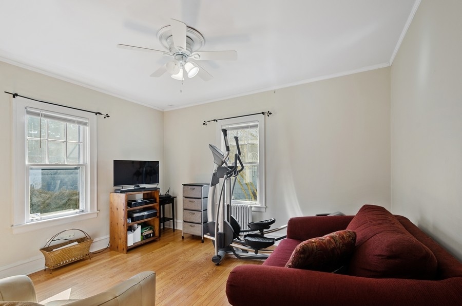2343 Ridgeway Avenue Evanston, IL 60201 - Photo 5 of 18