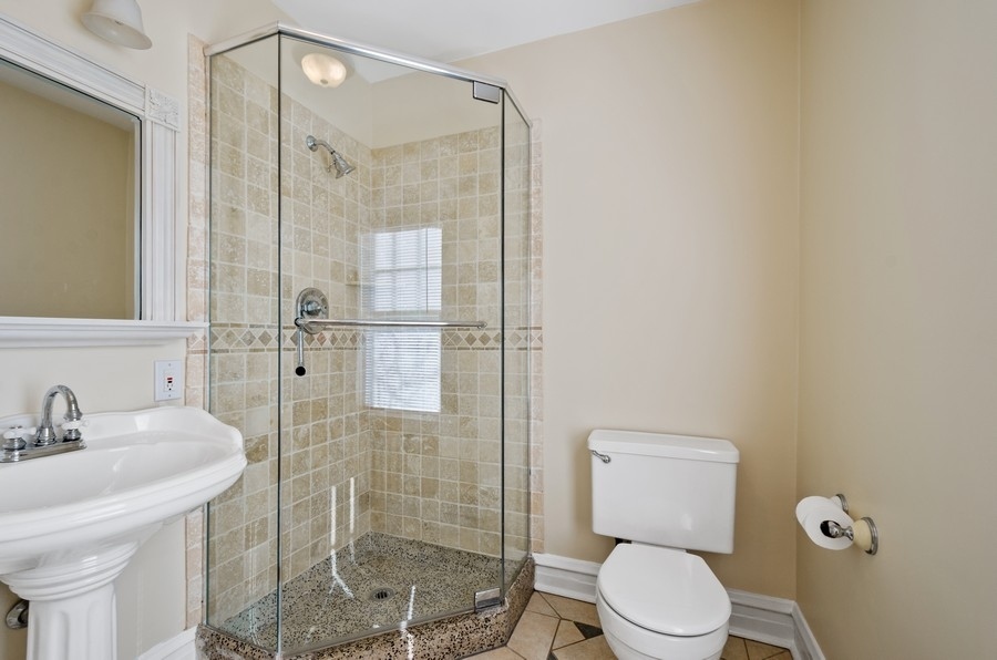 2343 Ridgeway Avenue Evanston, IL 60201 - Photo 6 of 18