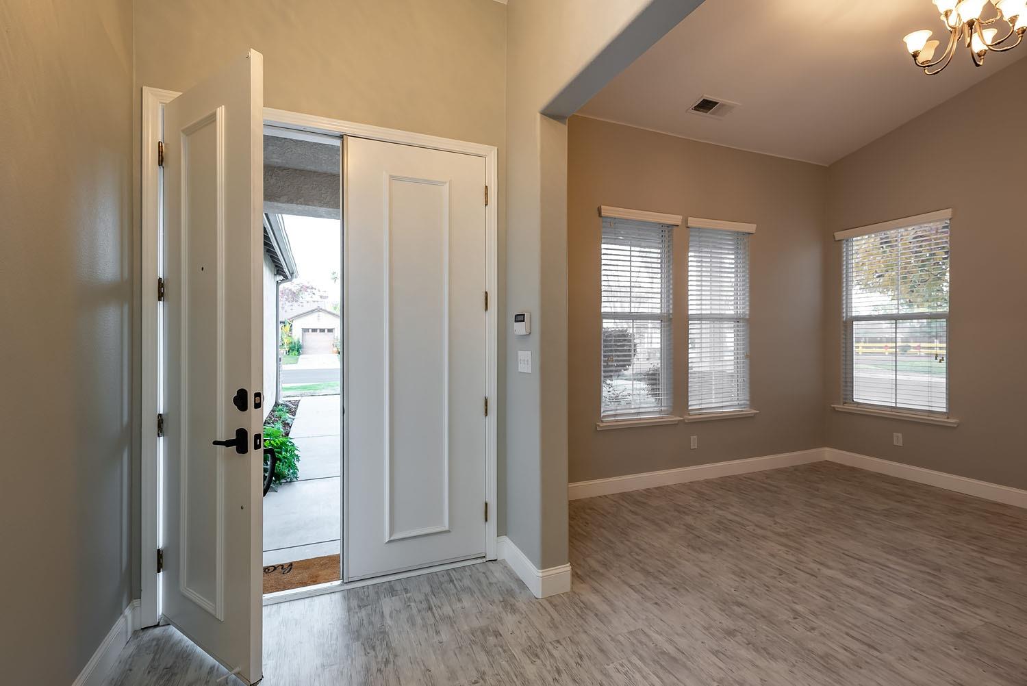 1740 Jordan Avenue Clovis, CA 93611 - Photo 6 of 42