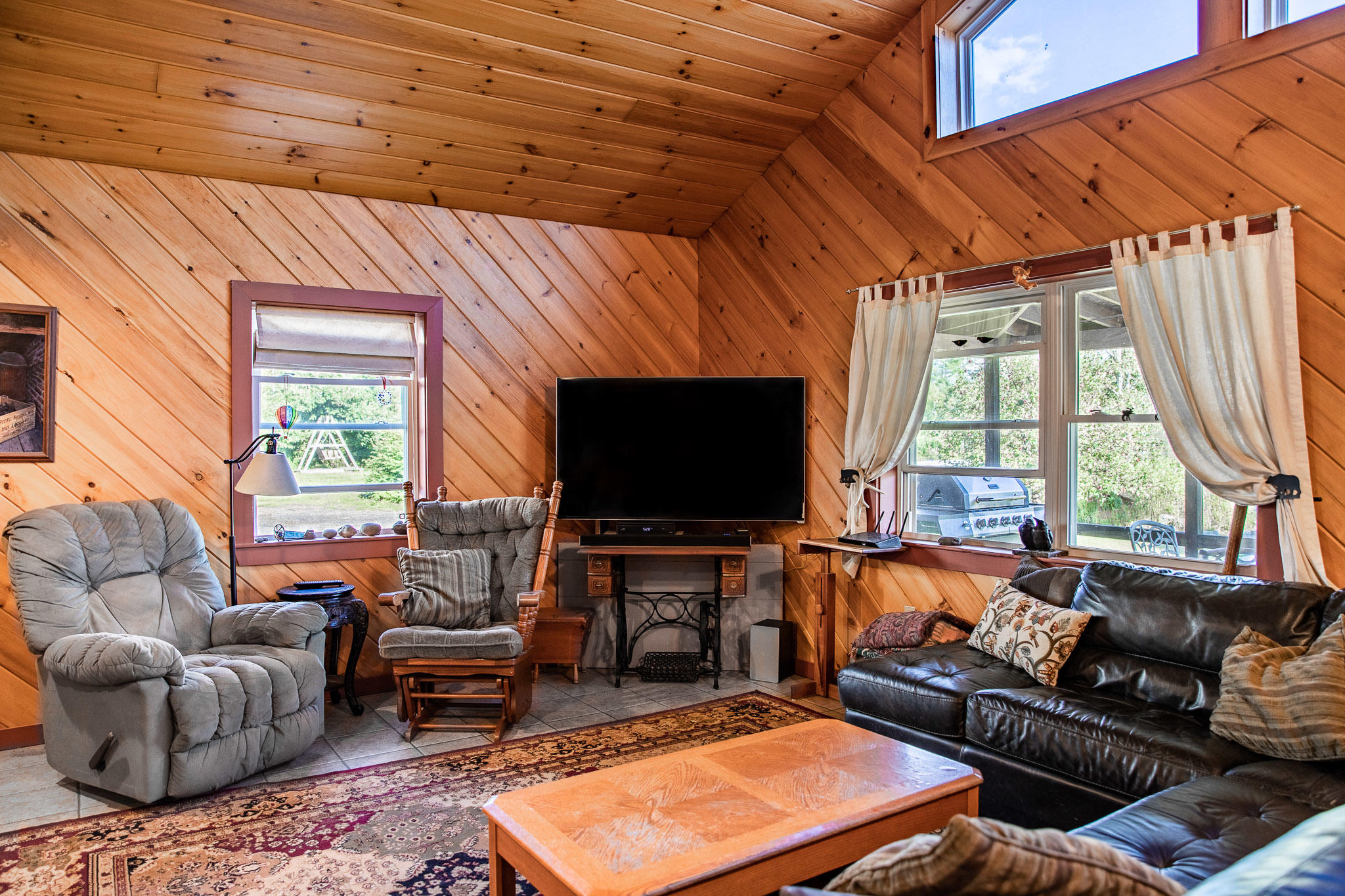 Greeleys Interior-8