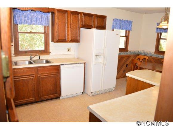 392 Balsam Shadows Road Maggie Valley, NC 28751 - Photo 11 of 22 Gallery Image 11