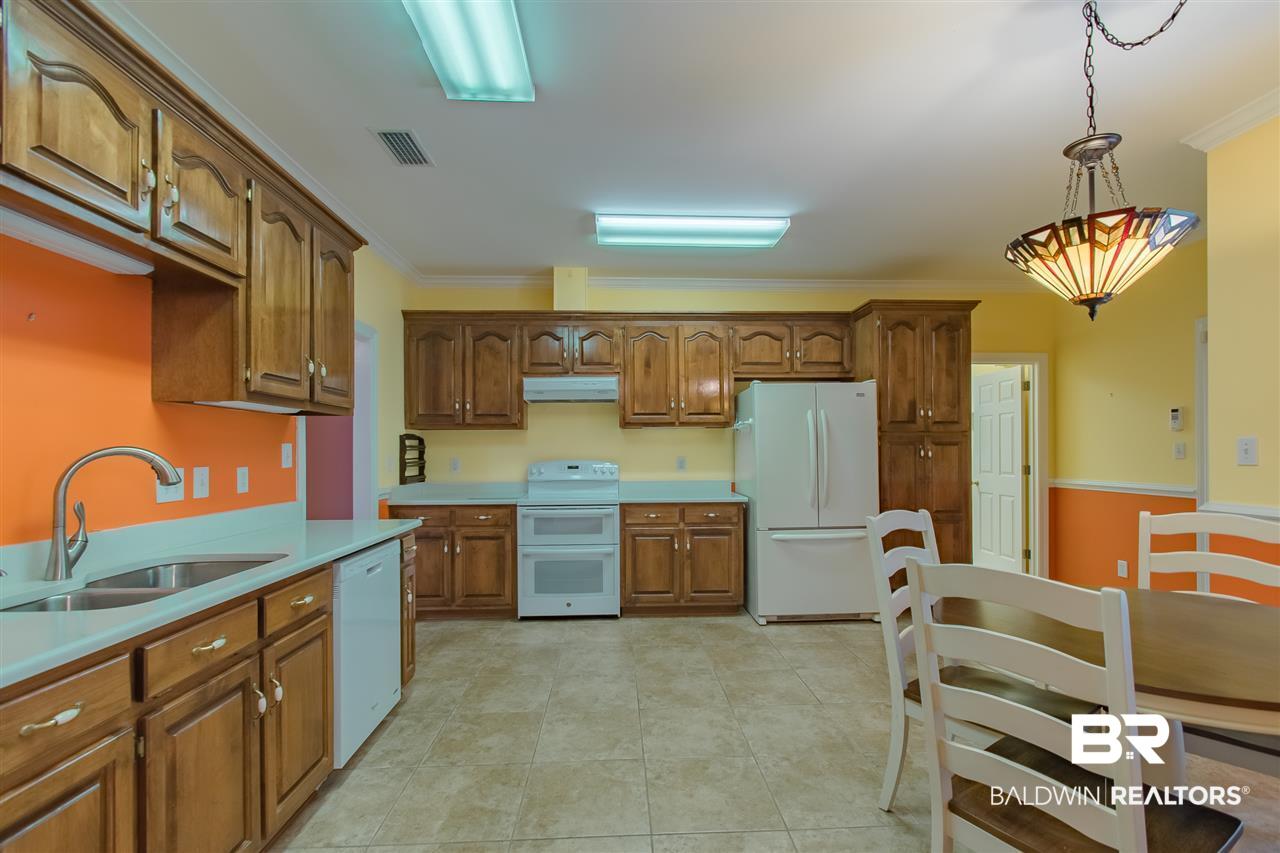163 Hawthorne Circle Fairhope, AL 36532 - Photo 14 of 37 Kitchen View 3