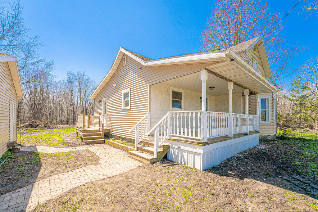 2118 Madron Lake Road Buchanan, MI 49107 - Photo 3 of 34 004_dsc03984