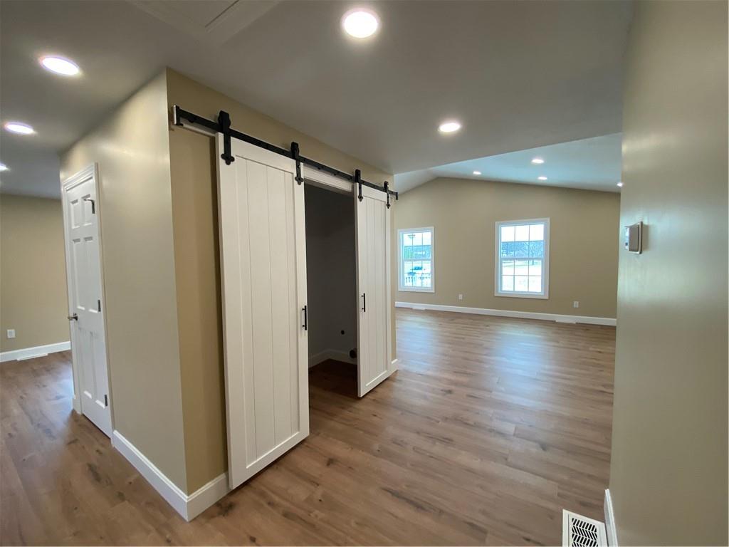 4587 Hillsville Road Pulaski, PA 16143 - Photo 17 of 23 Gallery Image 17