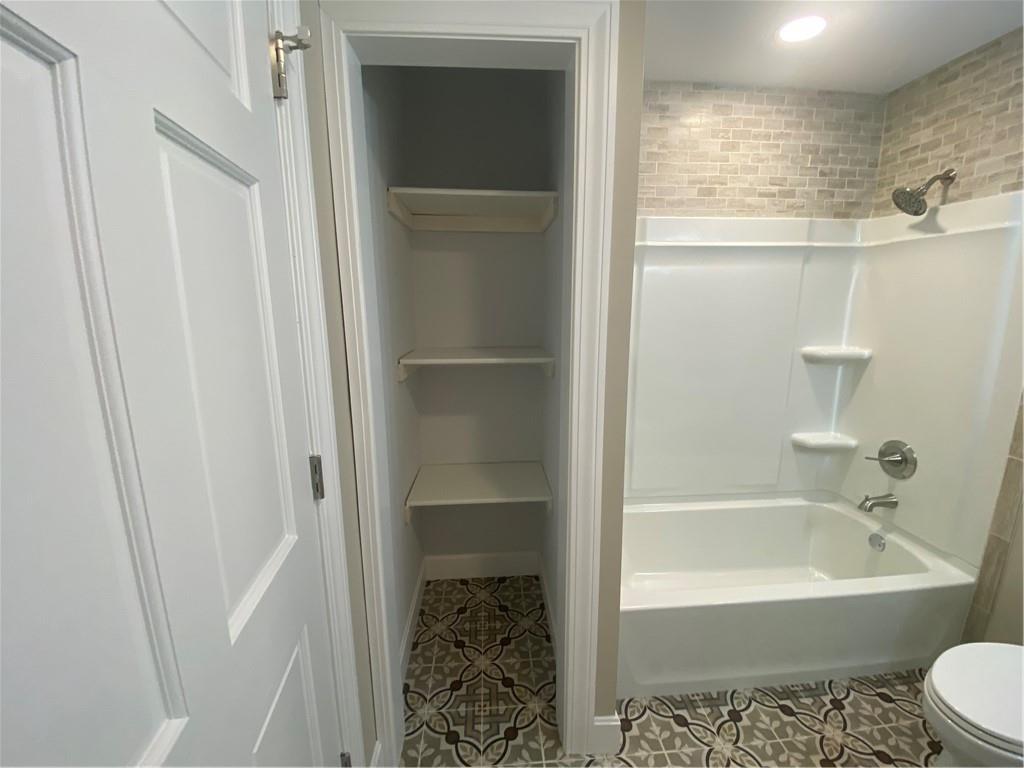 4587 Hillsville Road Pulaski, PA 16143 - Photo 21 of 23 Gallery Image 21