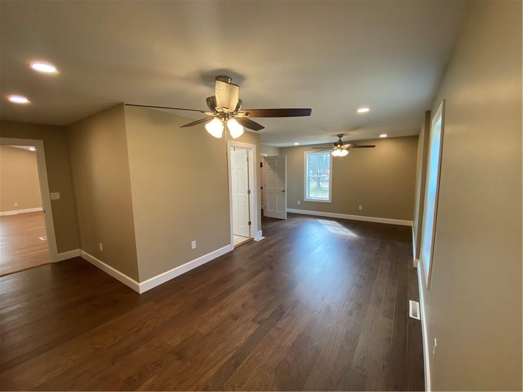 4587 Hillsville Road Pulaski, PA 16143 - Photo 9 of 23 Gallery Image 9