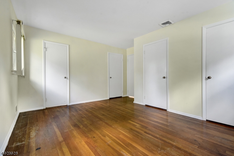 50 Falcon Road Livingston, NJ 07039 - Photo 10 of 15