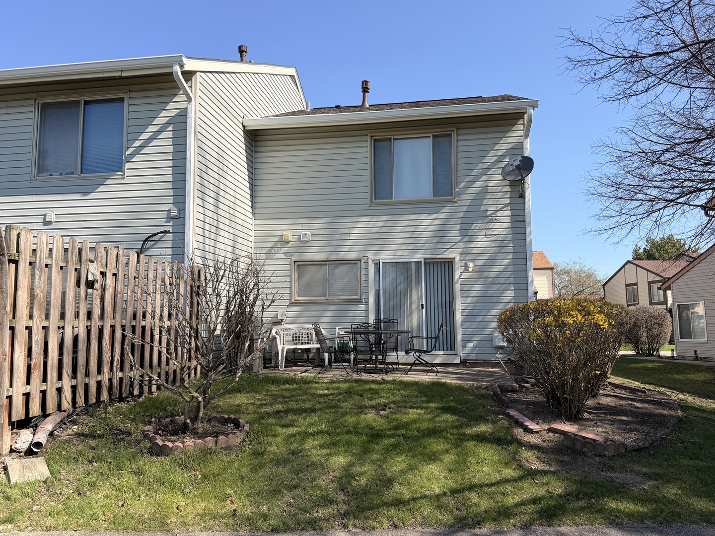 772 Colorado Court, Unit 772 Carol Stream, IL 60188 - Photo 25 of 26 a view of a house with backyard