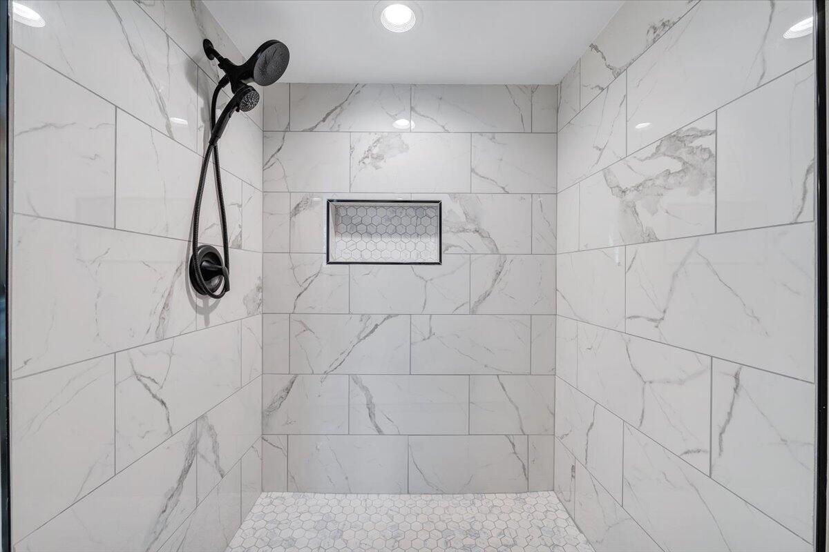 149 Windlass Road Moneta, VA 24121 - Photo 31 of 44 a bathroom with a shower