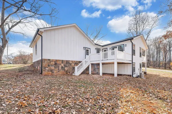 $475,900 | 149 Windlass Road, Moneta, VA 24121