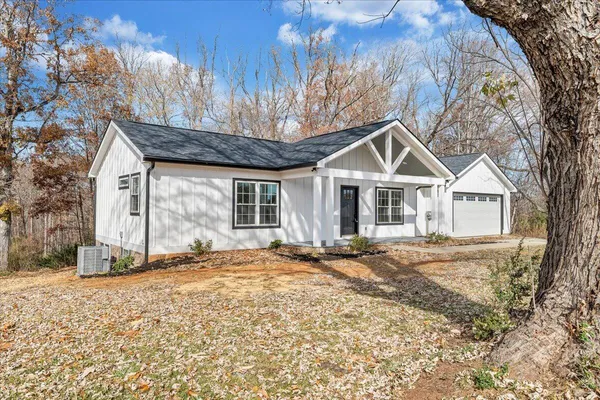 $475,900 | 149 Windlass Road, Moneta, VA 24121