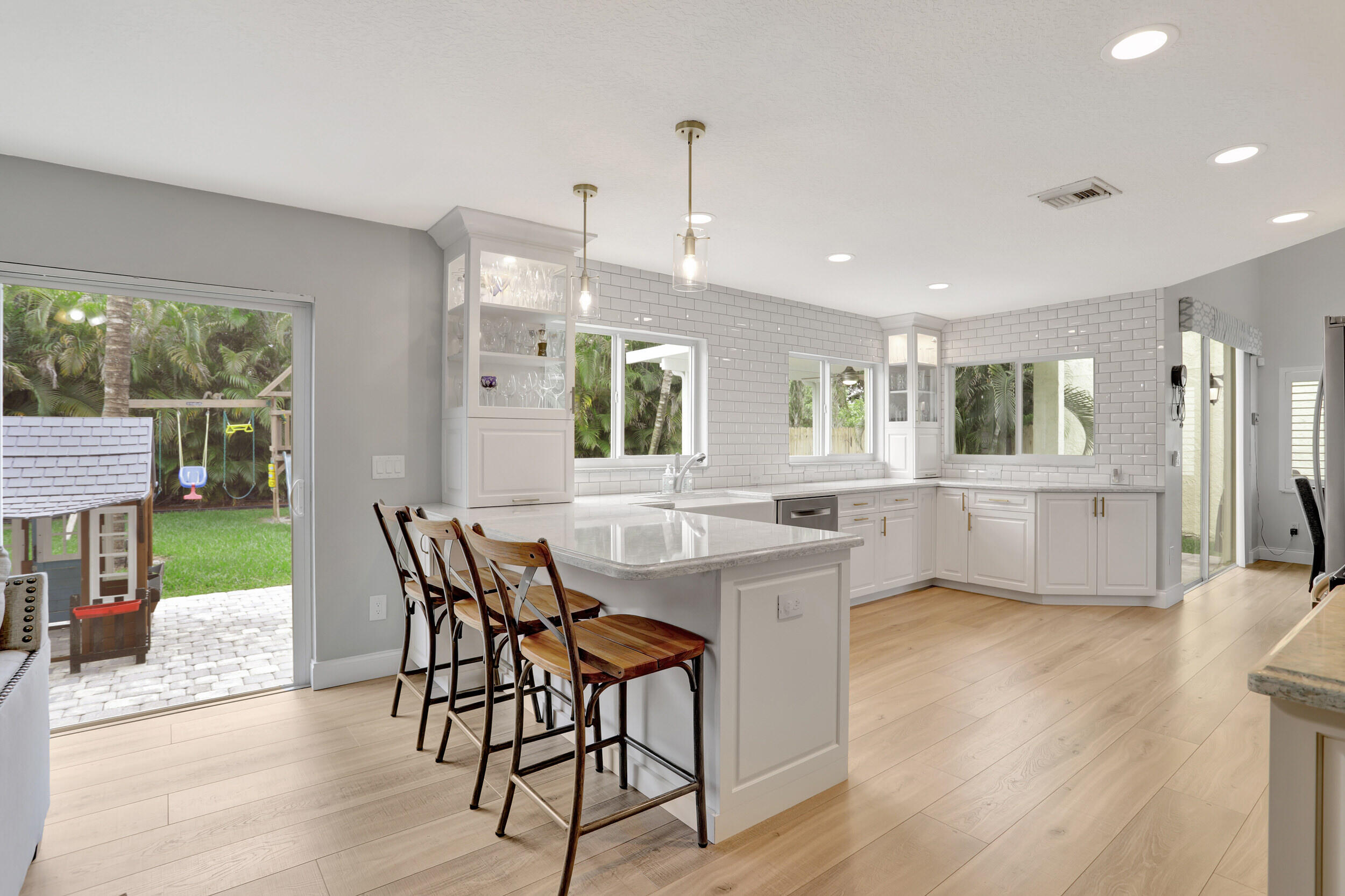 22988 Old Inlet Bridge Drive Boca Raton, FL 33433 - Photo 12 of 35 SNACK BAR