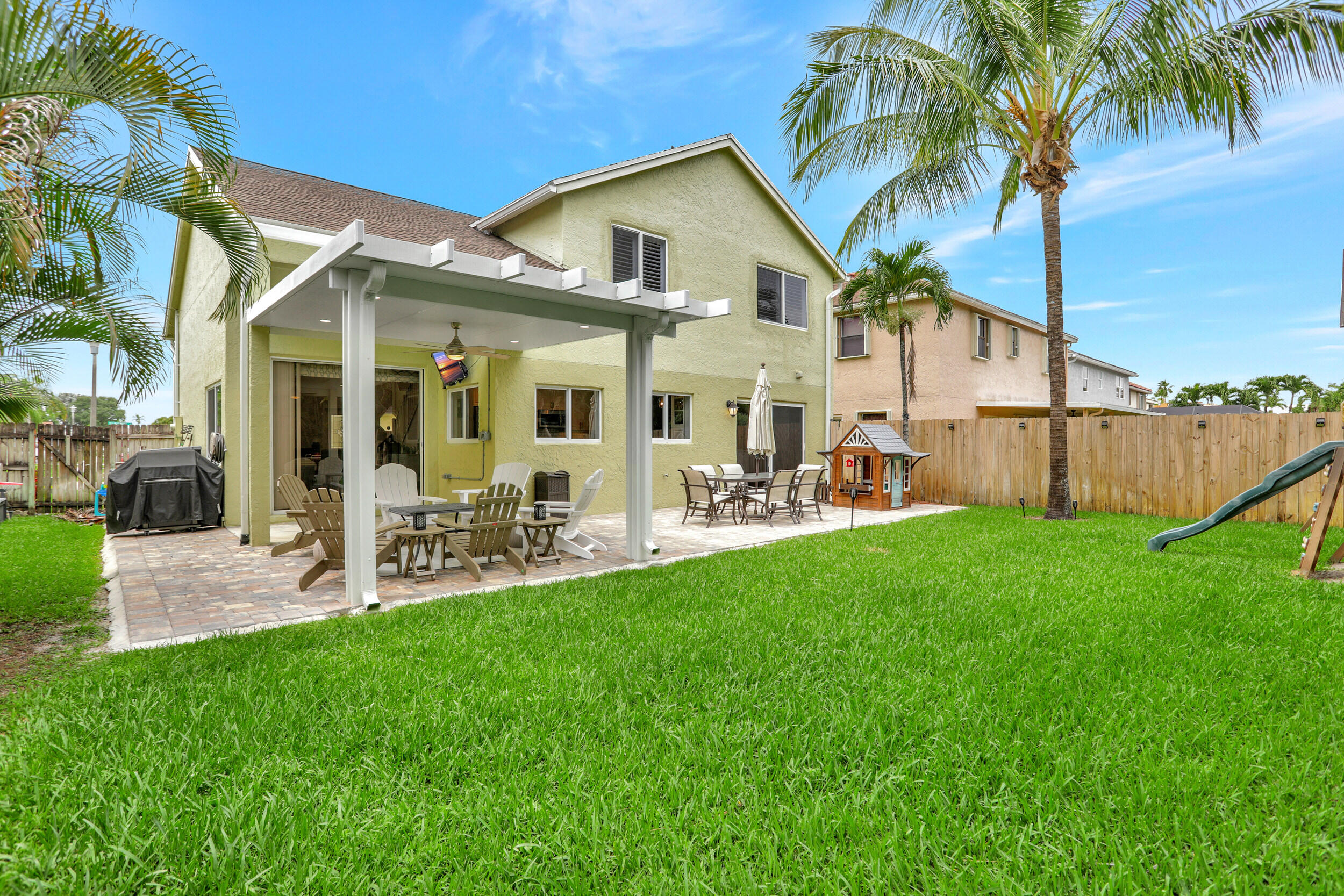 22988 Old Inlet Bridge Drive Boca Raton, FL 33433 - Photo 31 of 35 BEAUTIFUL BACK YARD