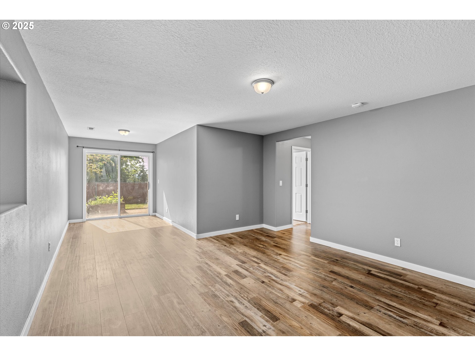 6902 Southwest Taylors Ferry Road Portland, OR 97223 - Photo 24 of 38 Family Room