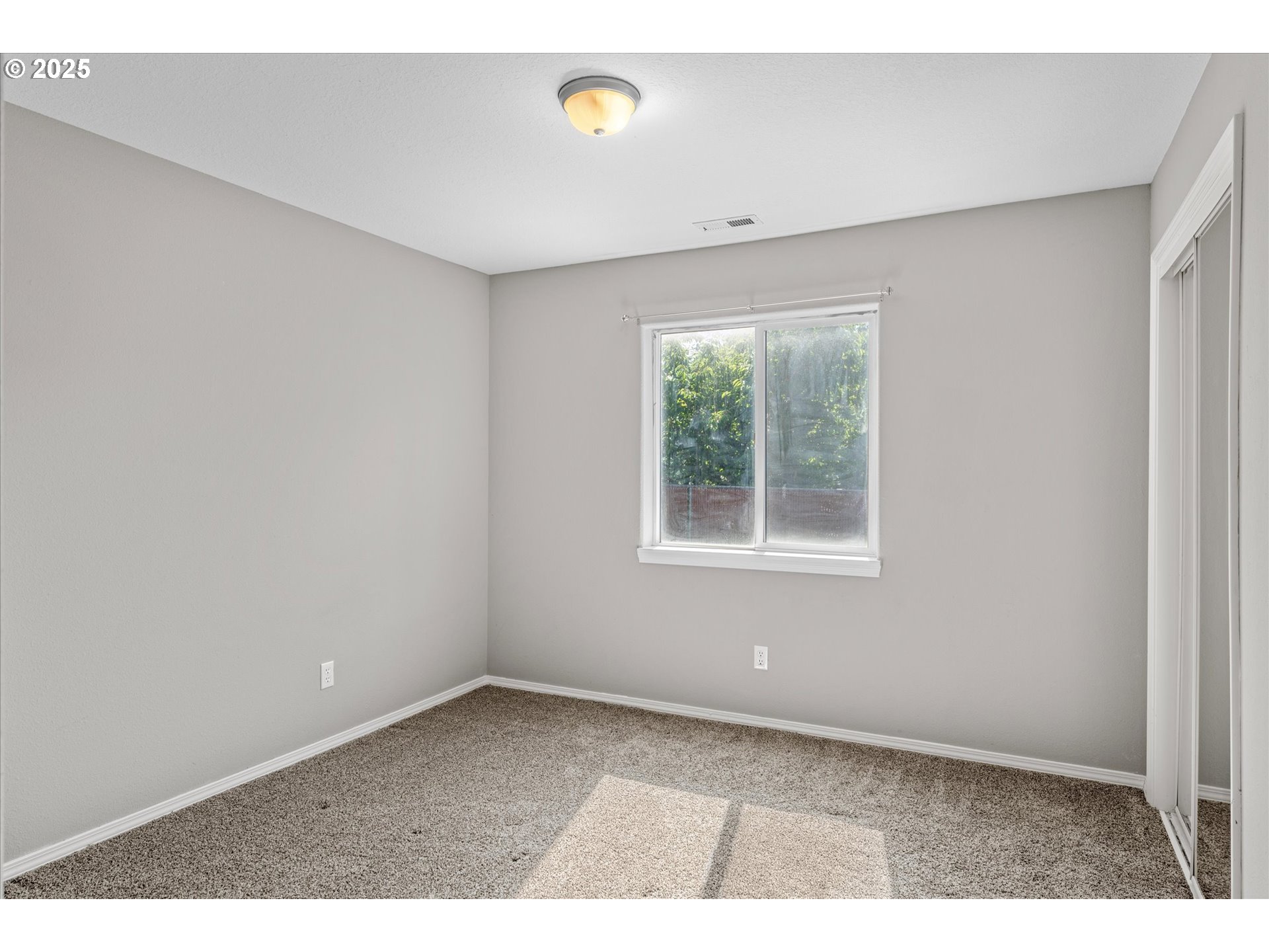 6902 Southwest Taylors Ferry Road Portland, OR 97223 - Photo 27 of 38 Bedroom