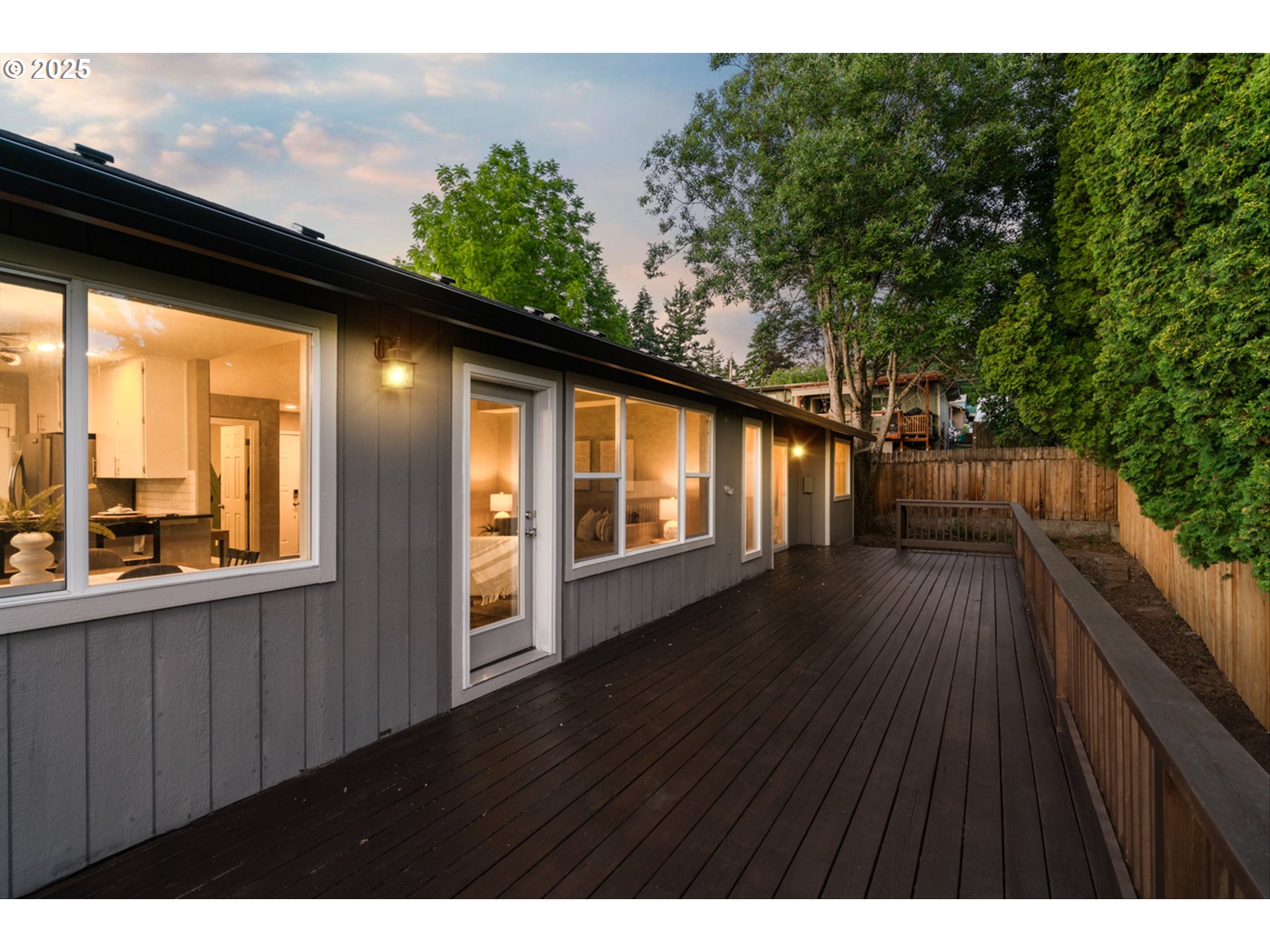 6902 Southwest Taylors Ferry Road Portland, OR 97223 - Photo 30 of 38 Deck