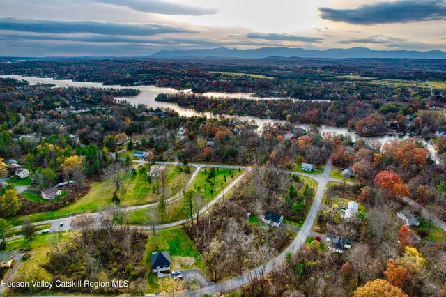 $39,900 | 293 Tommy Trail, Athens, NY 12015