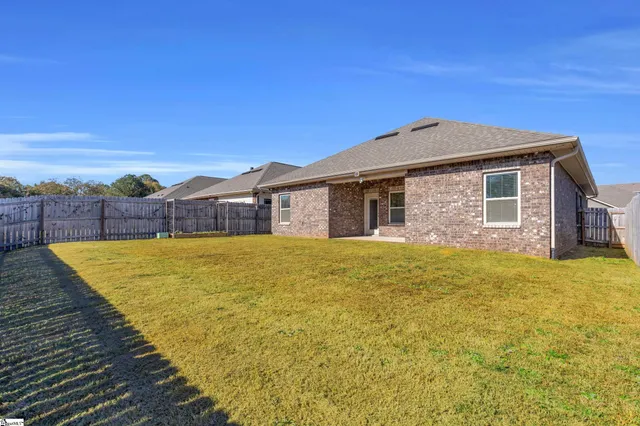 $315,000 | 624 Lombard Drive, Boiling Springs, SC 29316