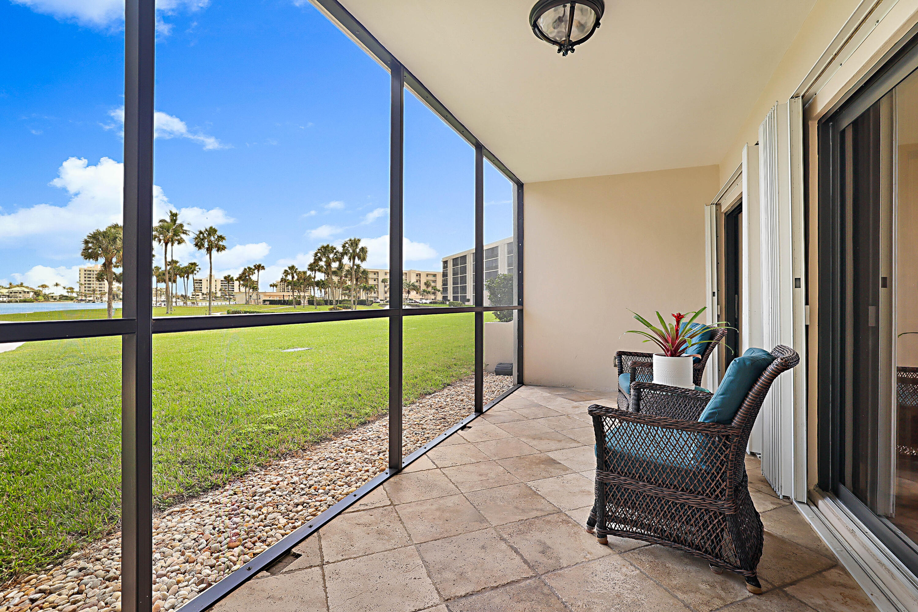 300 Intracoastal Place, Unit 101 Jupiter, FL 33469 - Photo 24 of 44 300 Intracoastal Place 101-23