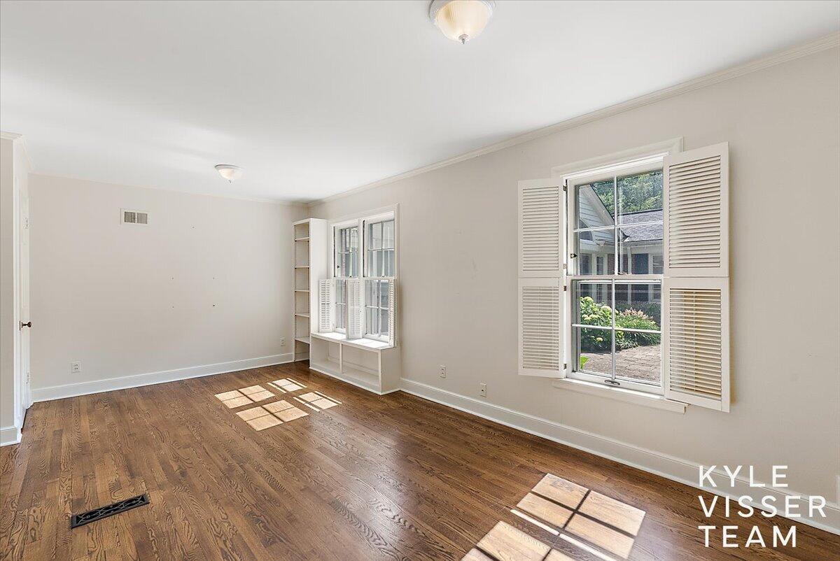 2089 Robinson Road Southeast Grand Rapids, MI 49506 - Photo 45 of 73 4th Bedroom