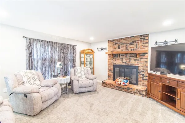 $368,500 | 2003 Alfresco Street, Clinton, MO 64735