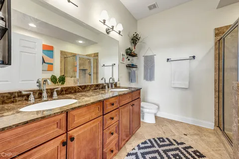 $475,000 | 2934 West Montrose Avenue, Unit 303, Chicago, IL 60618