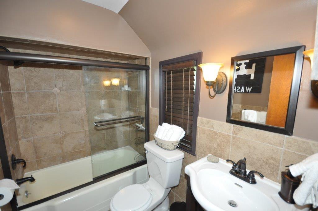 4811 Baptist Road Pittsburgh, PA 15227 - Photo 13 of 16 Gallery Image 13