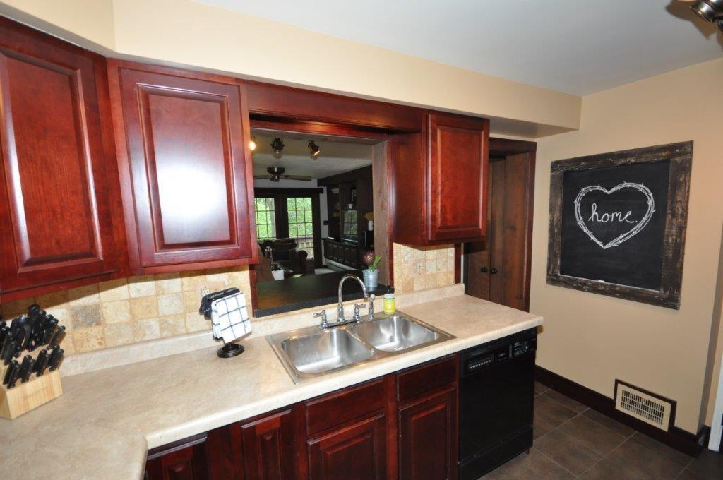 4811 Baptist Road Pittsburgh, PA 15227 - Photo 7 of 16 Gallery Image 7