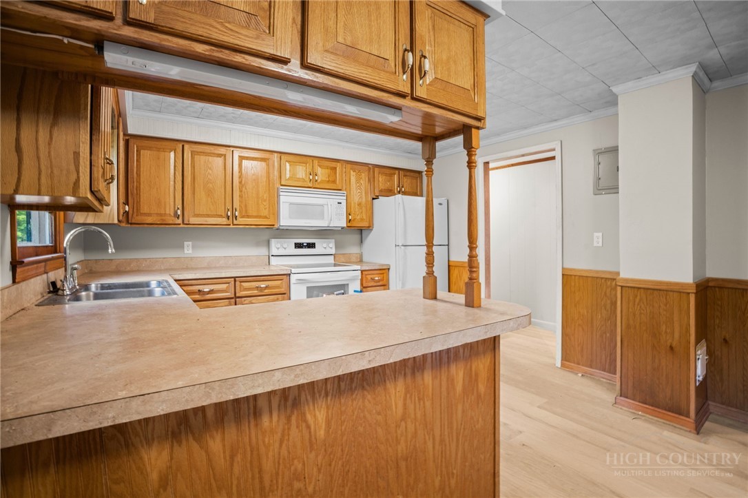 4690 3 Top Road Todd, NC 28684 - Photo 8 of 40 Gallery Image 8