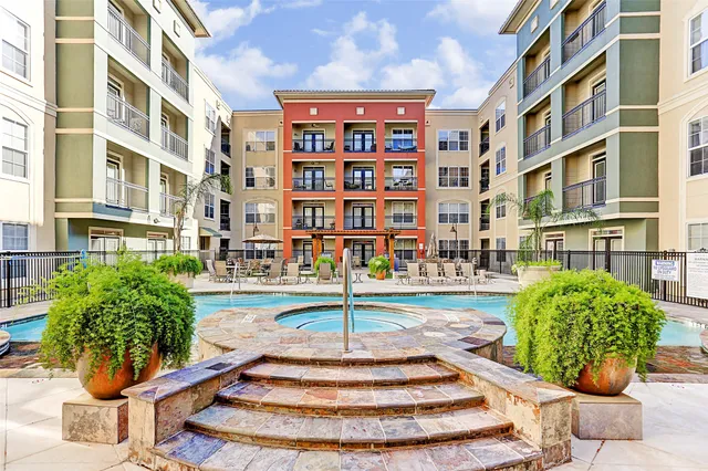 $268,750 | 1711 Old Spanish Trail, Unit 222, Houston, TX 77054