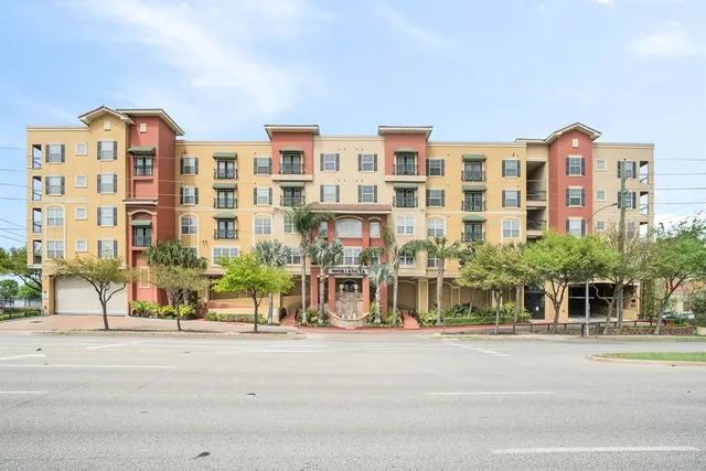 $268,750 | 1711 Old Spanish Trail, Unit 222, Houston, TX 77054