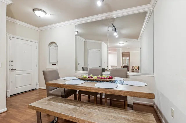 $268,750 | 1711 Old Spanish Trail, Unit 222, Houston, TX 77054