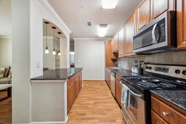 $268,750 | 1711 Old Spanish Trail, Unit 222, Houston, TX 77054