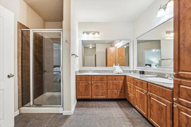 $268,750 | 1711 Old Spanish Trail, Unit 222, Houston, TX 77054