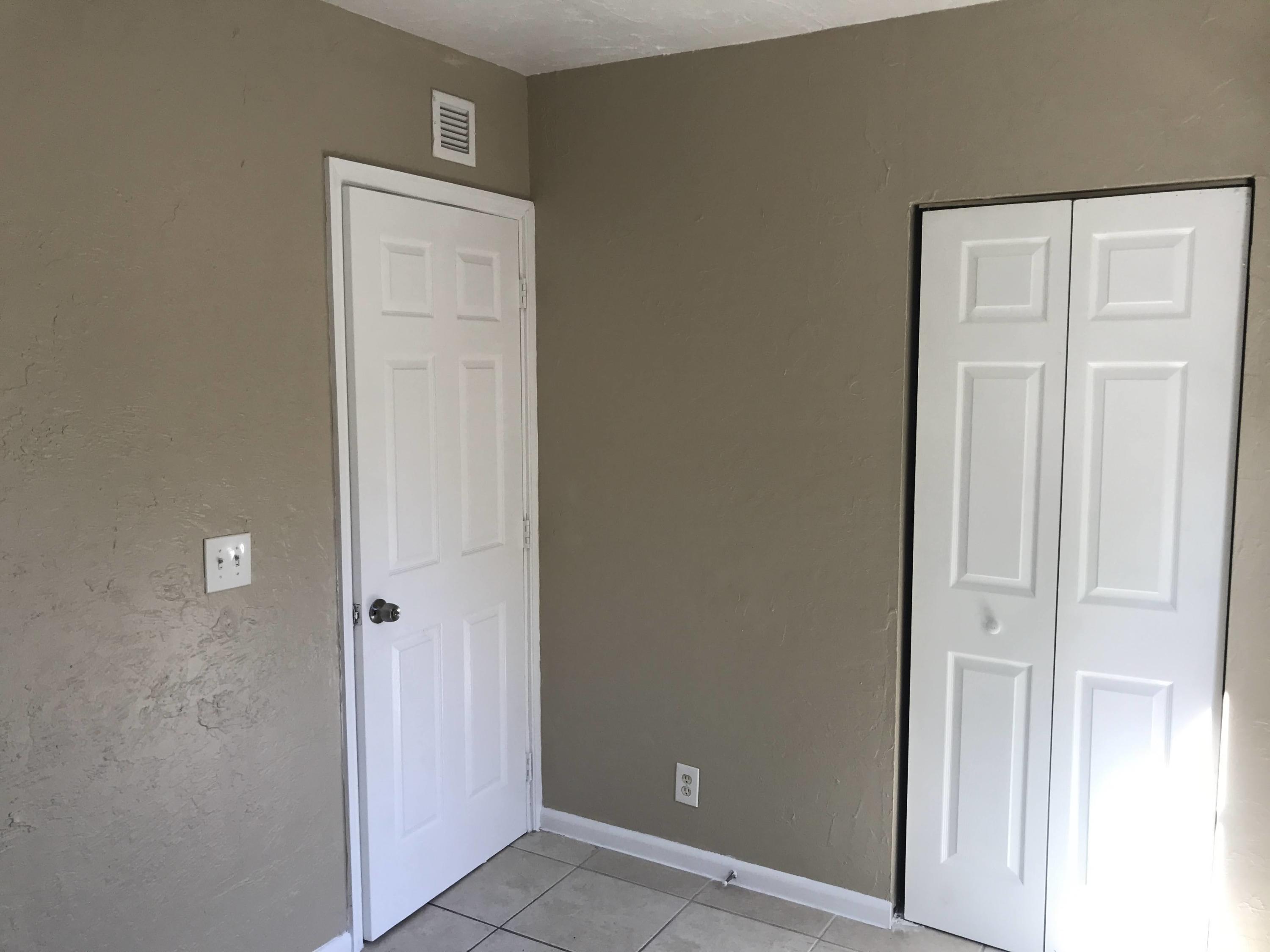 515 Putnam Road, Unit B West Palm Beach, FL 33405 - Photo 11 of 14 IMG_4109