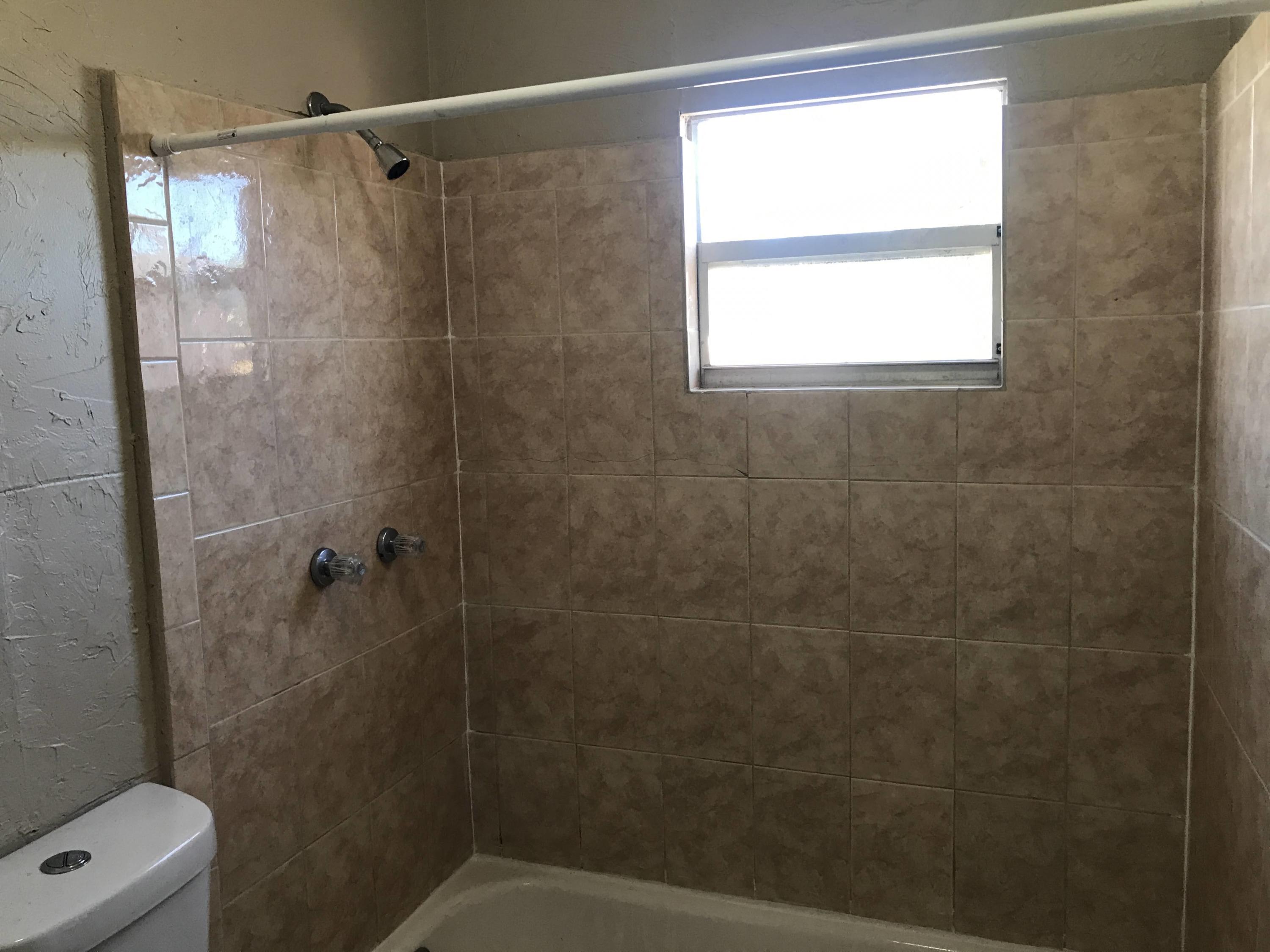 515 Putnam Road, Unit B West Palm Beach, FL 33405 - Photo 12 of 14 IMG_4115