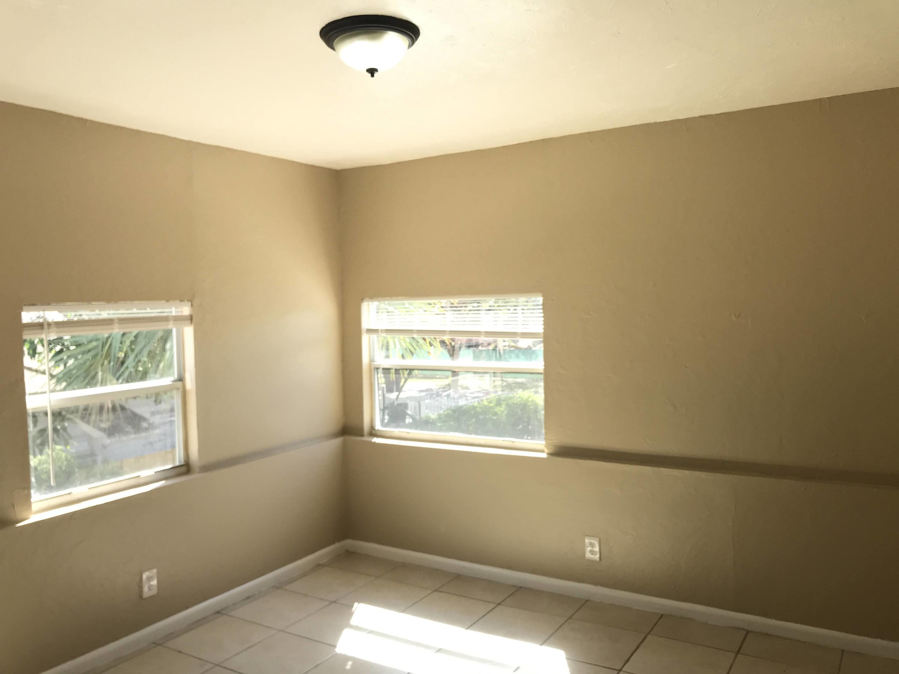 515 Putnam Road, Unit B West Palm Beach, FL 33405 - Photo 5 of 14 IMG_4097