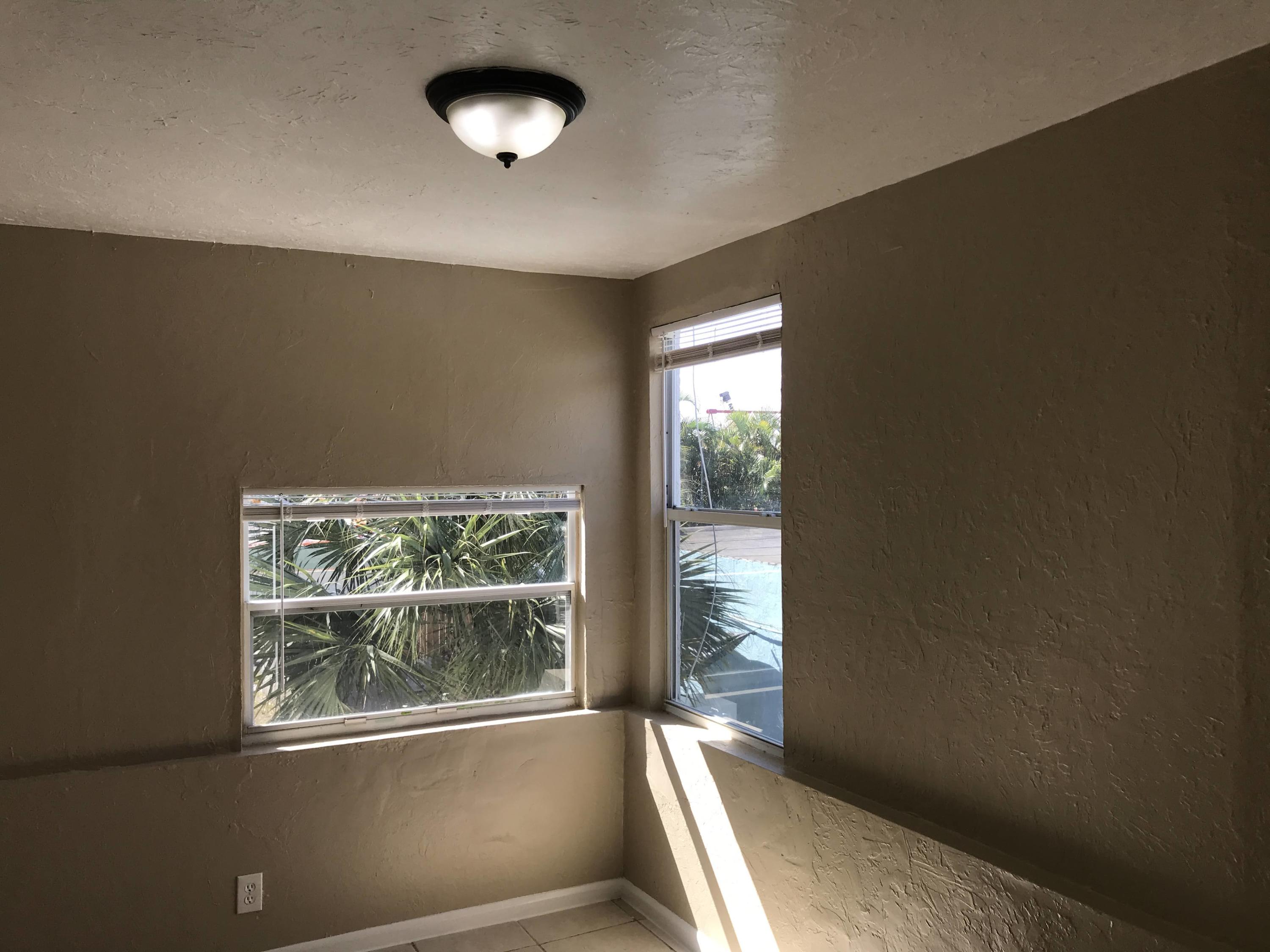 515 Putnam Road, Unit B West Palm Beach, FL 33405 - Photo 8 of 14 IMG_4103