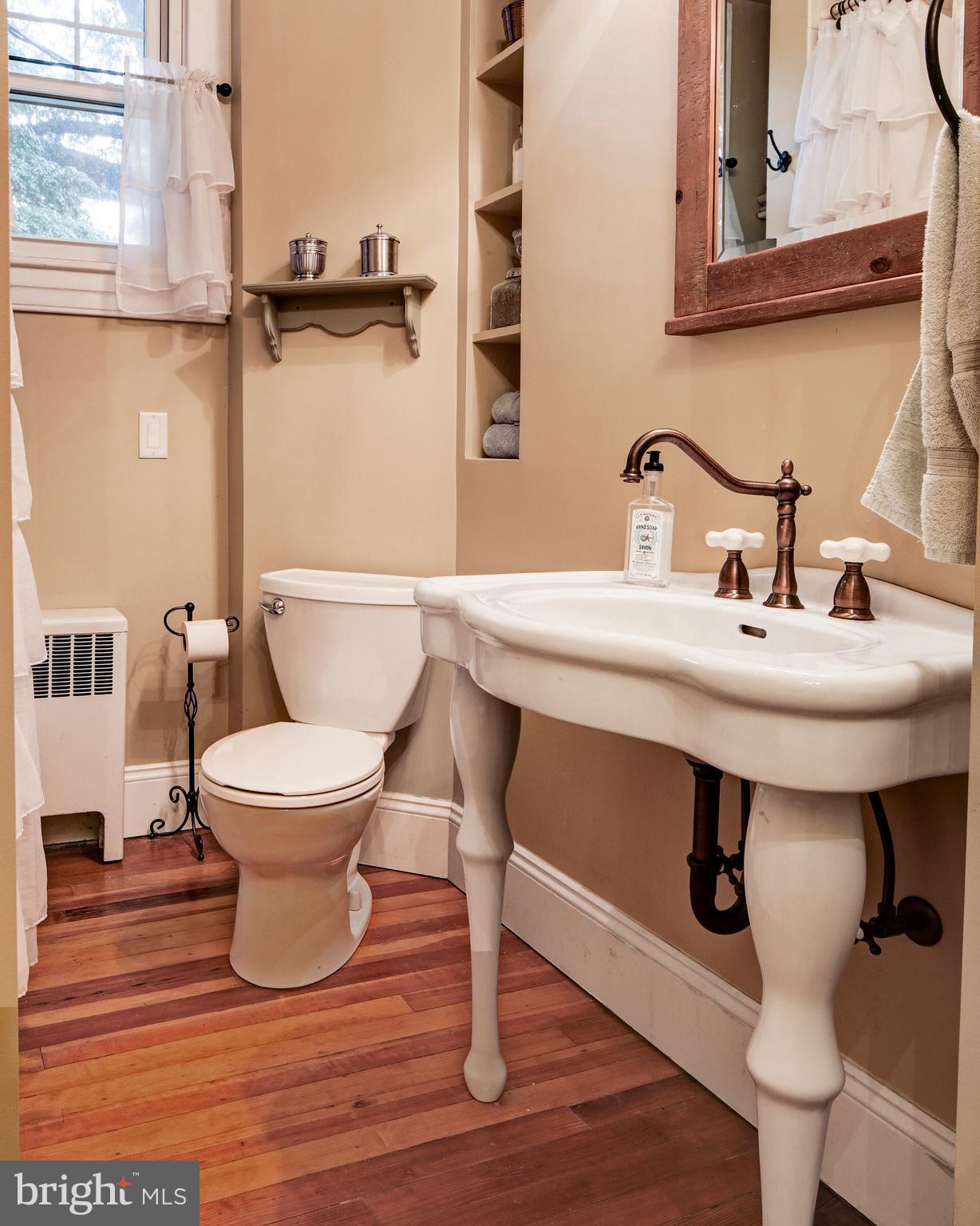 606 Amoss Road Severna Park, MD 21146 - Photo 28 of 49 Vintage 1st floor bath