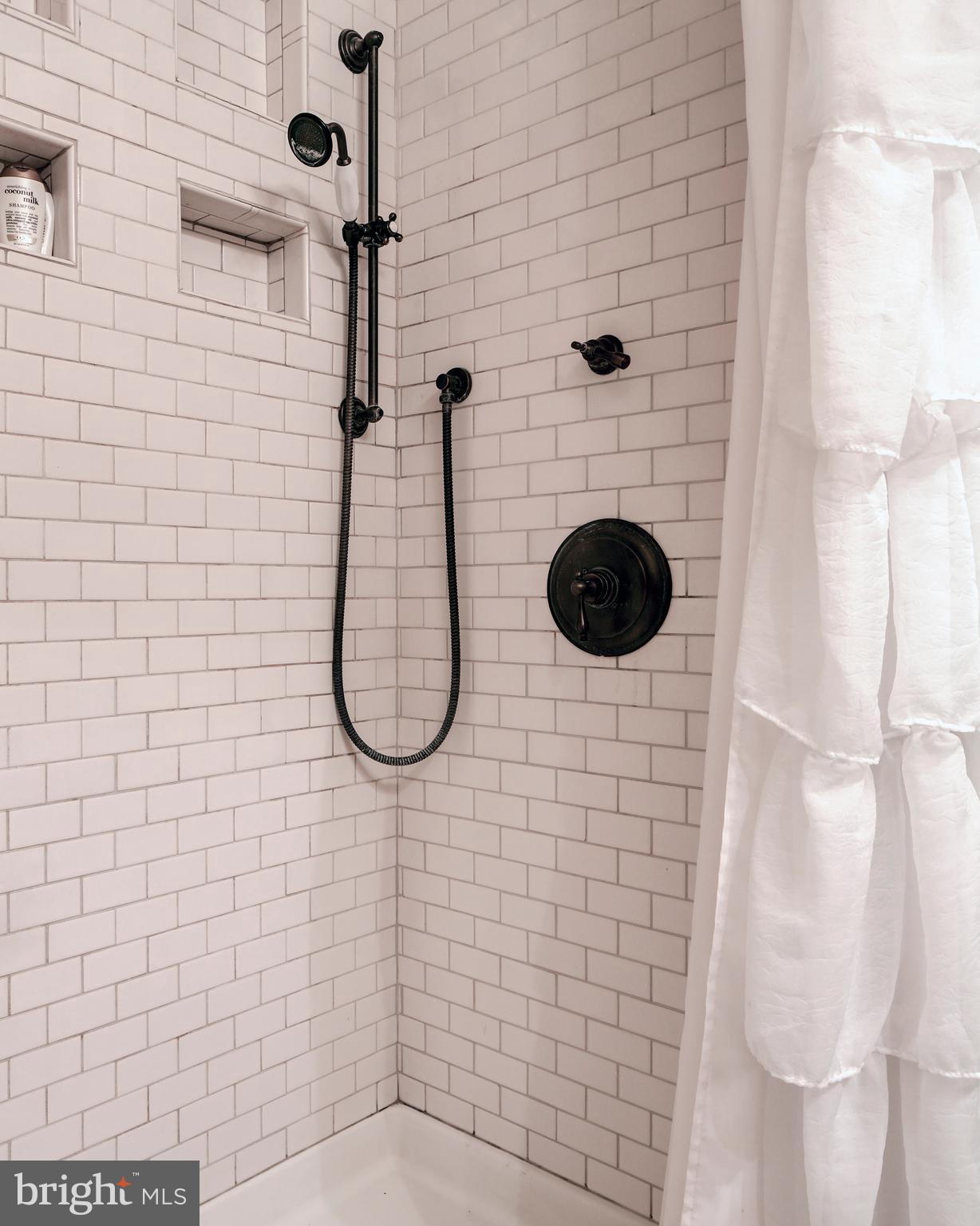 606 Amoss Road Severna Park, MD 21146 - Photo 29 of 49 1st floor bath with separate updated shower