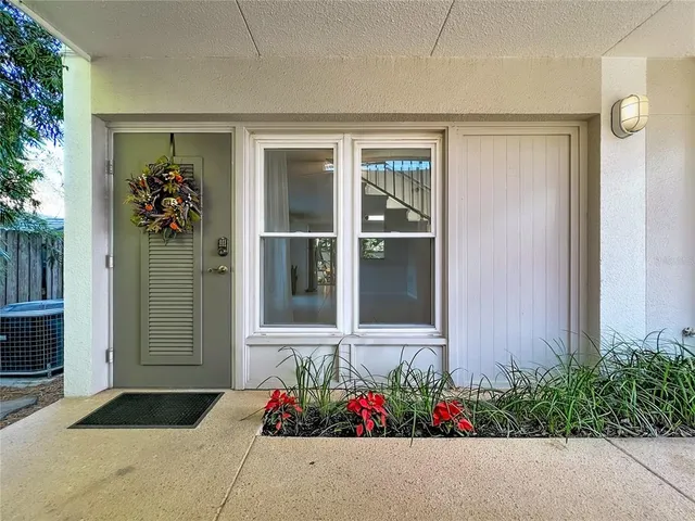 $285,000 | 1100 Delaney Avenue, Unit E15, Orlando, FL 32806