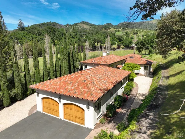 $2,495,000 | 3860 Silverado Trail North, Calistoga, CA 94515