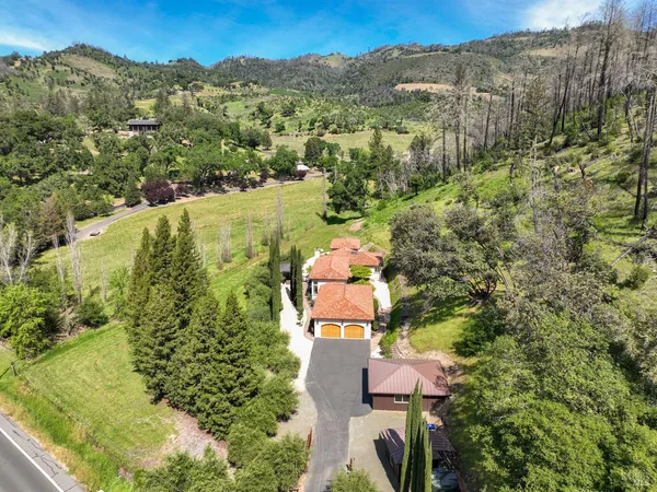 $2,495,000 | 3860 Silverado Trail North, Calistoga, CA 94515