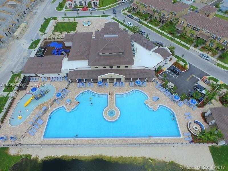 Kendall Commons Miami, FL 33196 - Photo 7 of 37 an aerial view of residential house with outdoor space and swimming pool
