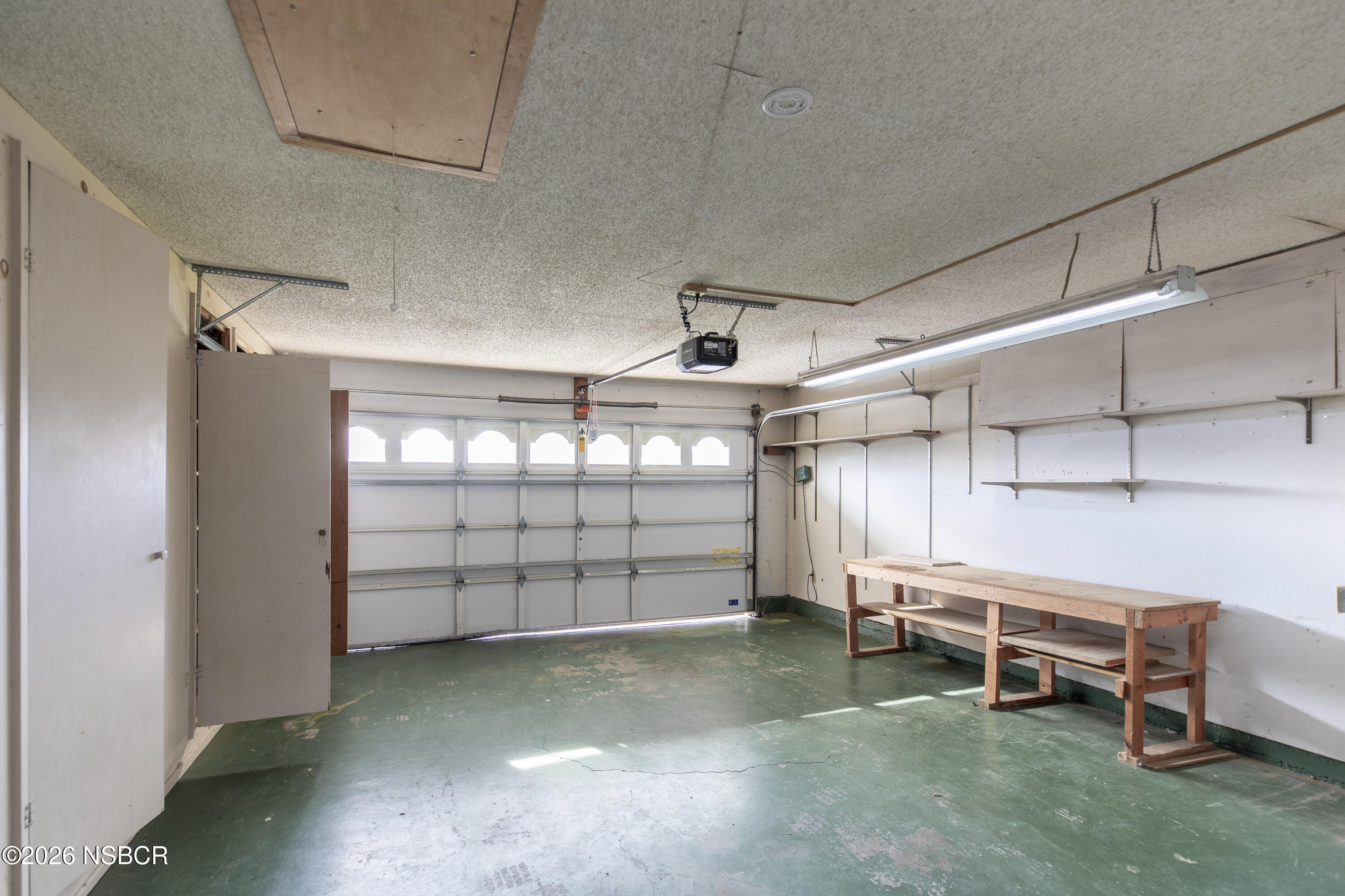 124 Princeton Place Lompoc, CA 93436 - Photo 36 of 41 a view of a garage room