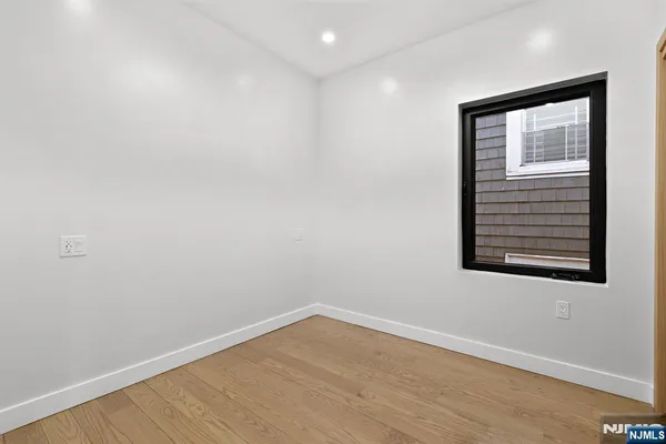 $3,300 | 482 John F. Kennedy Boulevard, Unit 2, Bayonne, NJ 07002